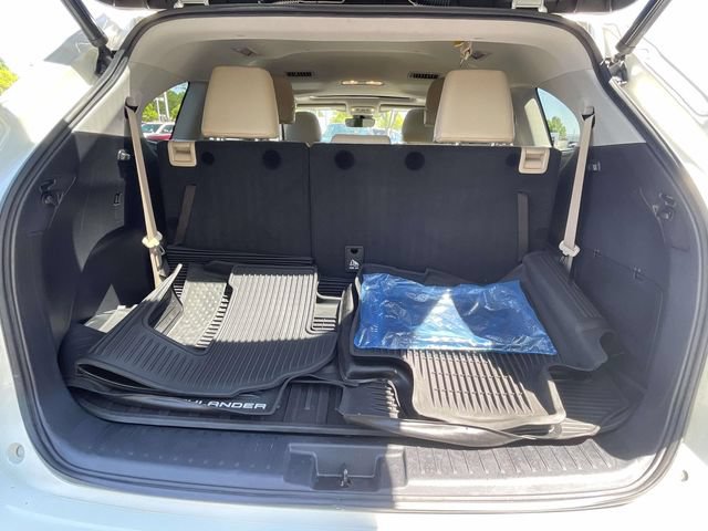 Used 2021 Toyota Highlander XLE FWD image 34