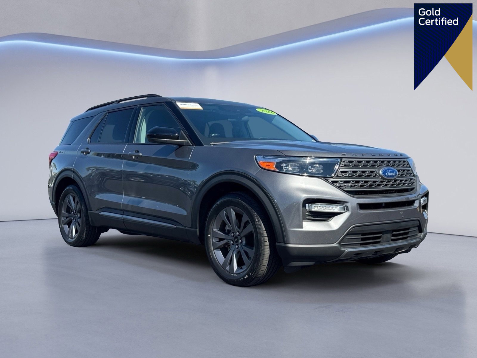 Certified 2022 Ford Explorer XLT w/ Equipment Group 202A