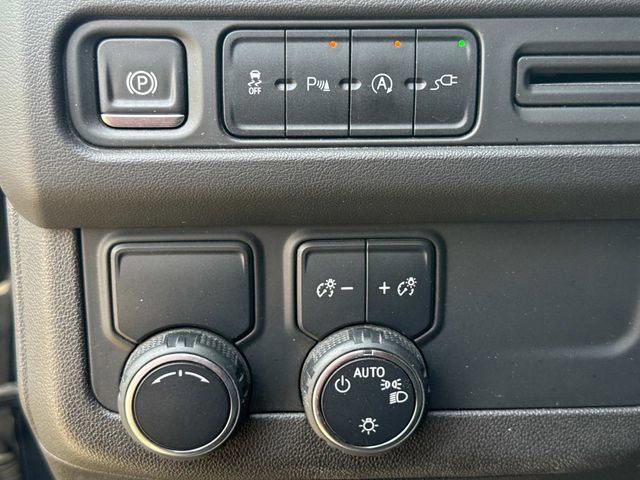 Used 2021 Chevrolet Suburban LS image 29