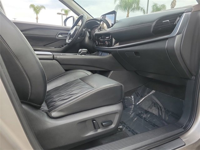 Used 2021 Nissan Rogue Platinum image 23