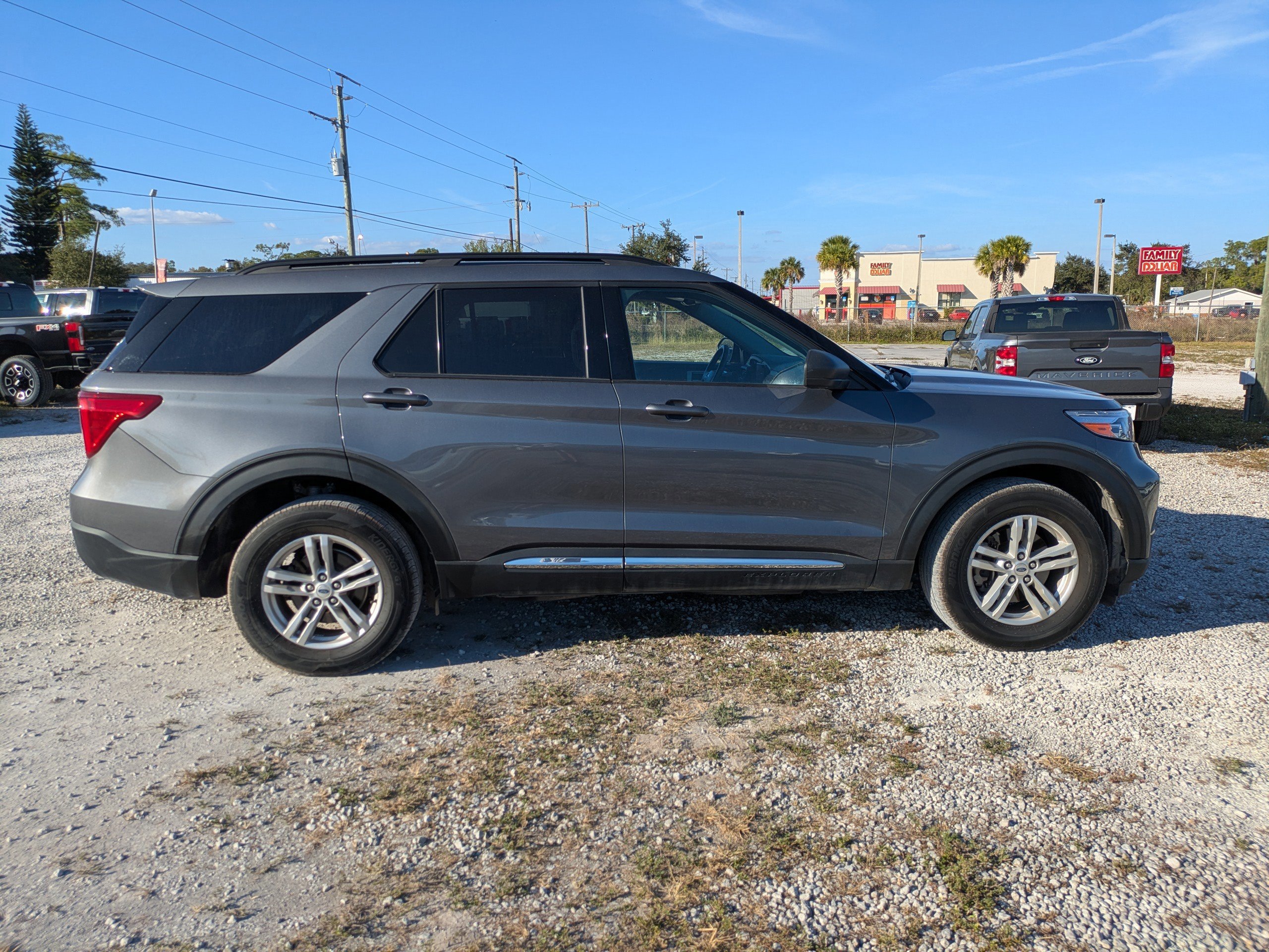 Certified 2022 Ford Explorer XLT image 6