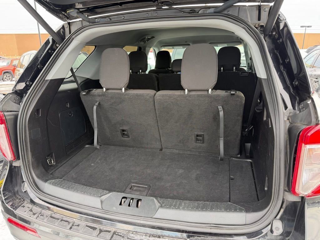 Certified 2020 Ford Explorer XLT w/ Comfort Package image 18