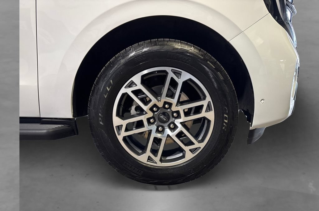 Certified 2025 Ford Expedition Active AWD/4WD image 21