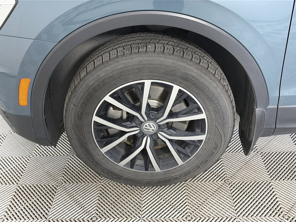 Used 2021 Volkswagen Tiguan SE image 8