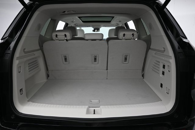 Used 2025 Buick Enclave Avenir w/ Trailering Package, 5000 lbs. FWD image 32
