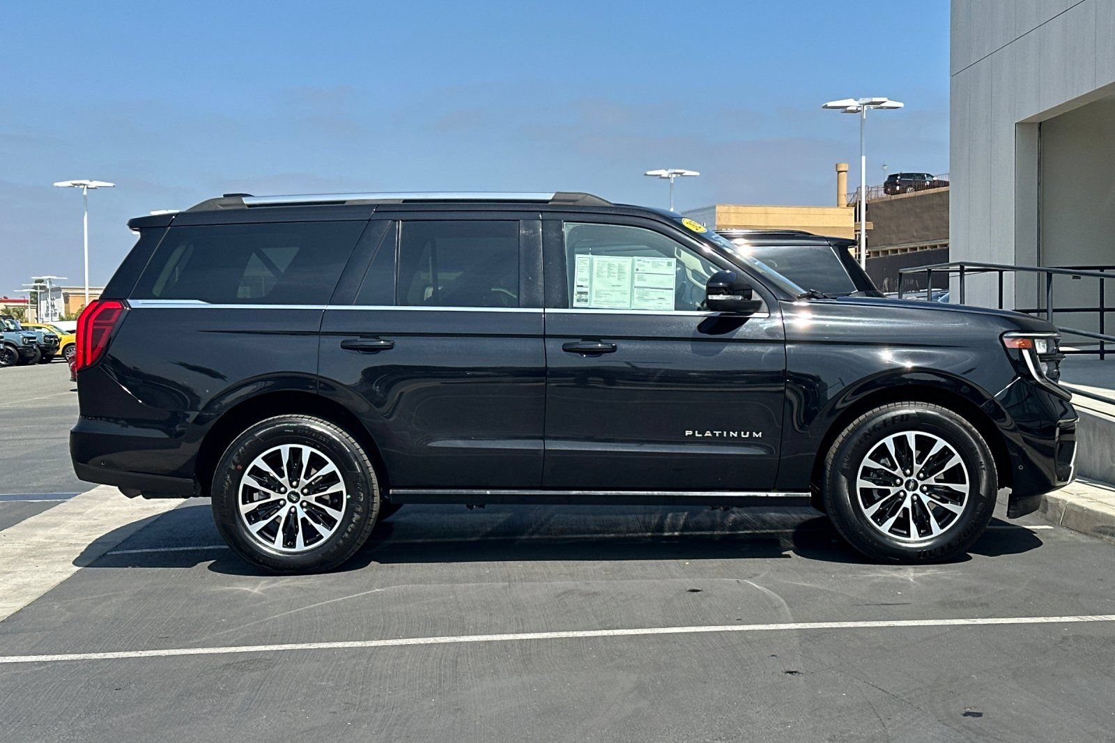 Certified 2025 Ford Expedition Platinum AWD/4WD image 2