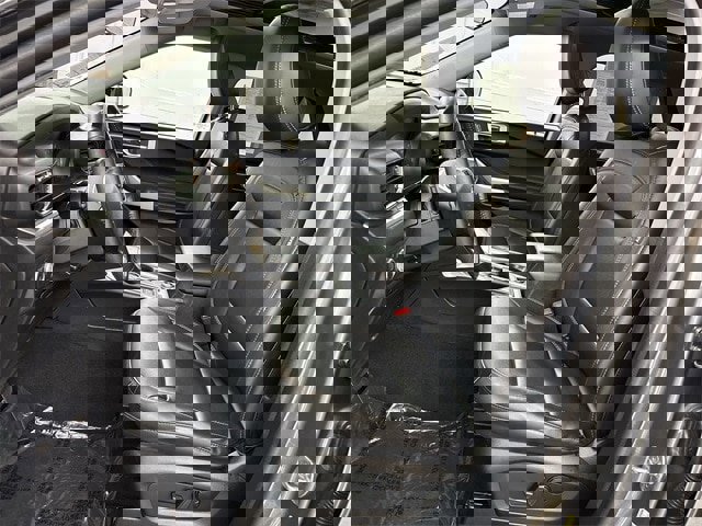 Certified 2022 Ford Explorer XLT w/ Equipment Group 202A image 3