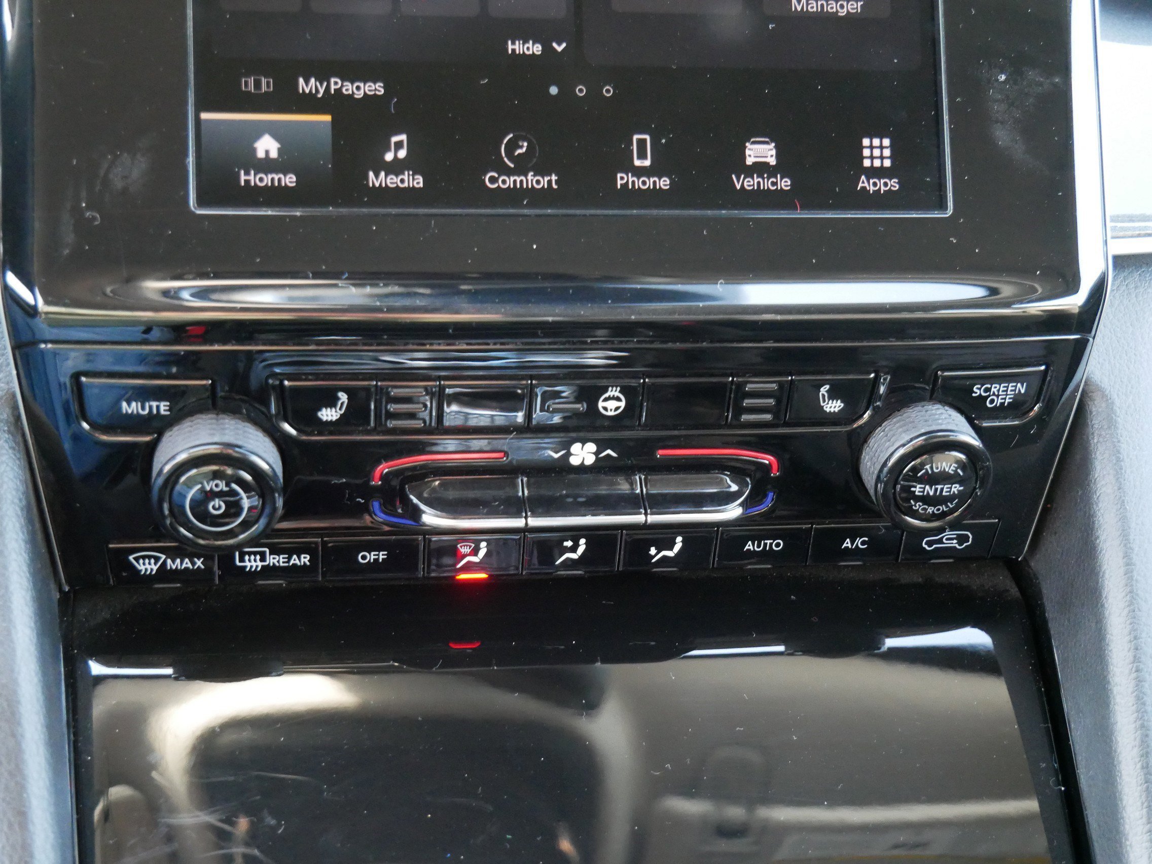 Used 2023 Jeep Grand Cherokee Laredo w/ Luxury Tech Group I image 23