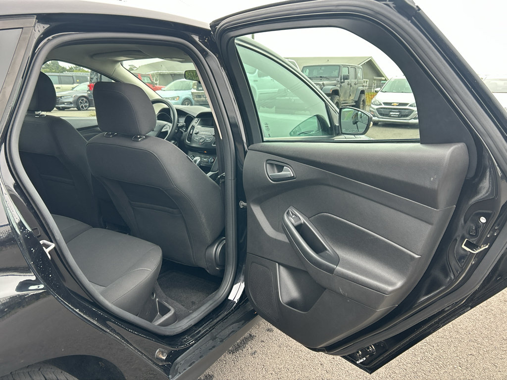 Certified 2017 Ford Focus SE FWD image 25