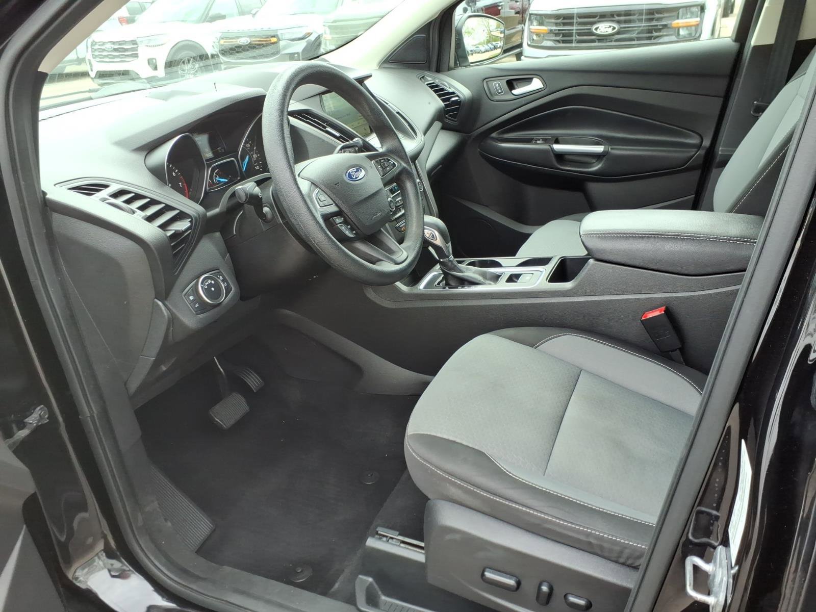 Certified 2019 Ford Escape SE FWD image 11