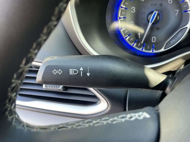 Used 2024 Chrysler Pacifica Touring-L image 31