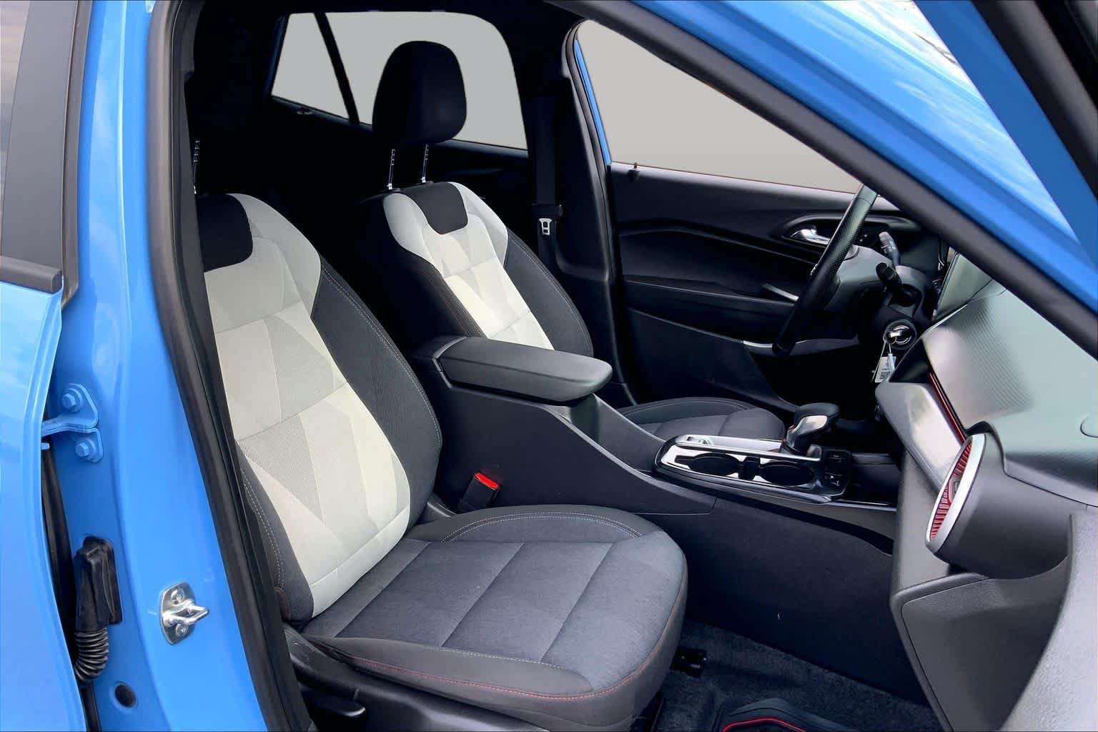 Used 2024 Chevrolet Trax RS w/ Driver Confidence Package FWD image 9