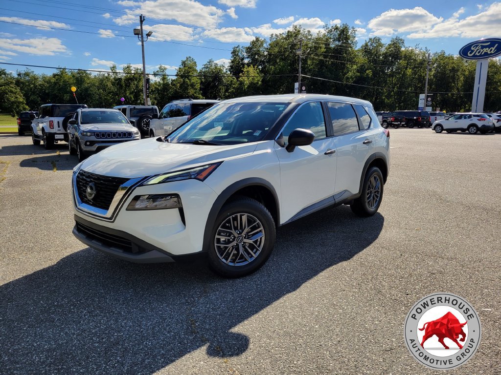 Used 2023 Nissan Rogue S AWD/4WD image 2