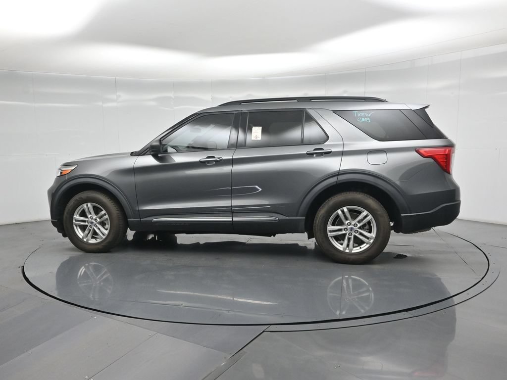 Certified 2023 Ford Explorer XLT w/ Equipment Group 202A AWD/4WD image 4