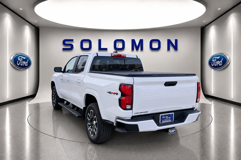 Used 2024 Chevrolet Colorado LT w/ LT Convenience Package III AWD/4WD image 5