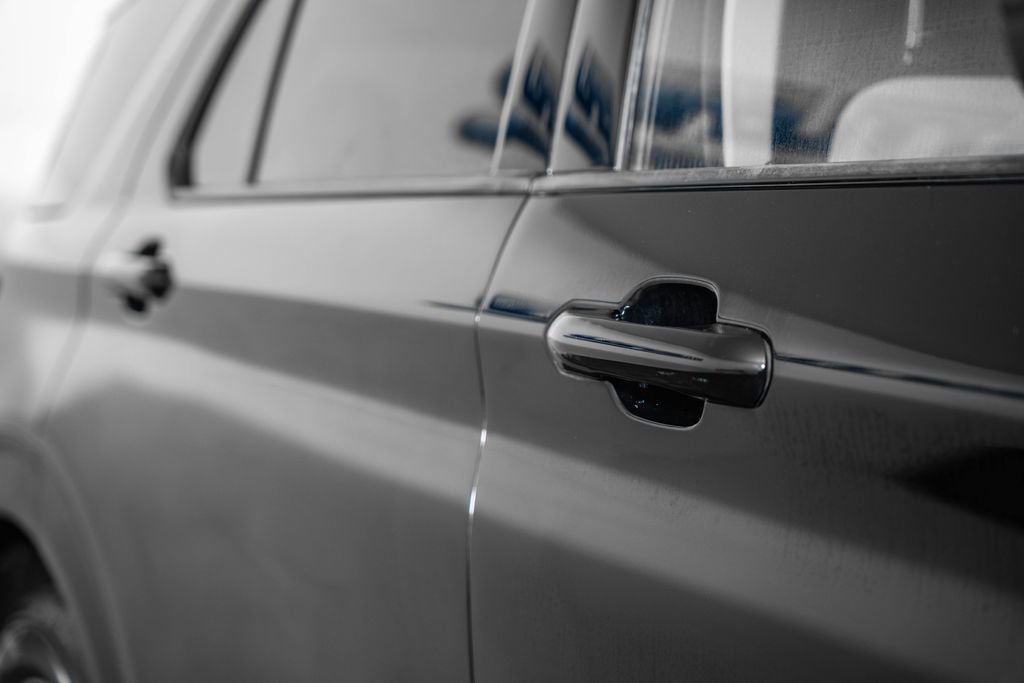 Certified 2021 Ford Explorer XLT w/ Equipment Group 202A image 19