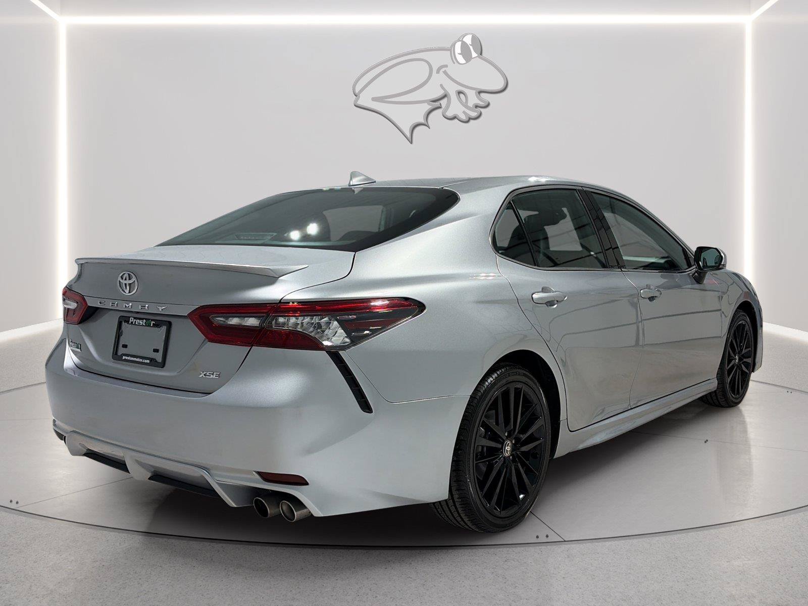 Used 2024 Toyota Camry XSE FWD image 5