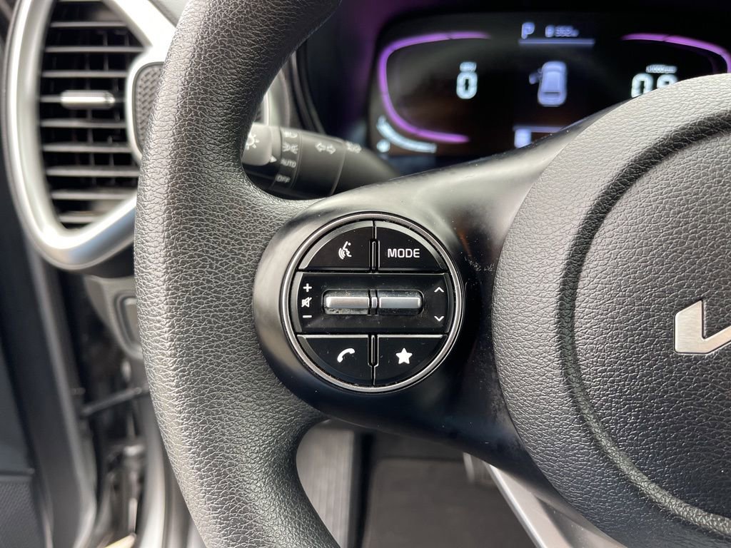 Used 2024 Kia Soul LX w/ Option Group 015 image 16