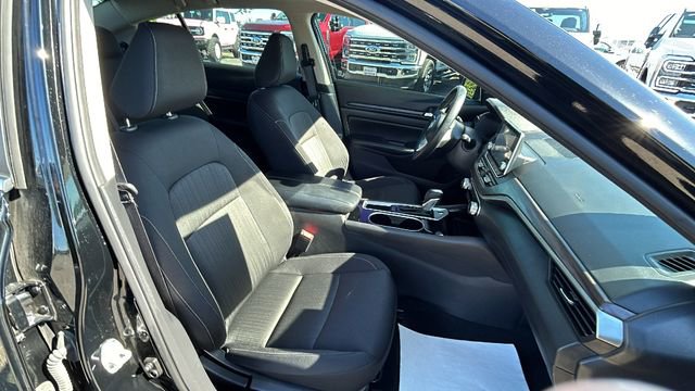 Used 2024 Nissan Altima 2.5 SV image 11
