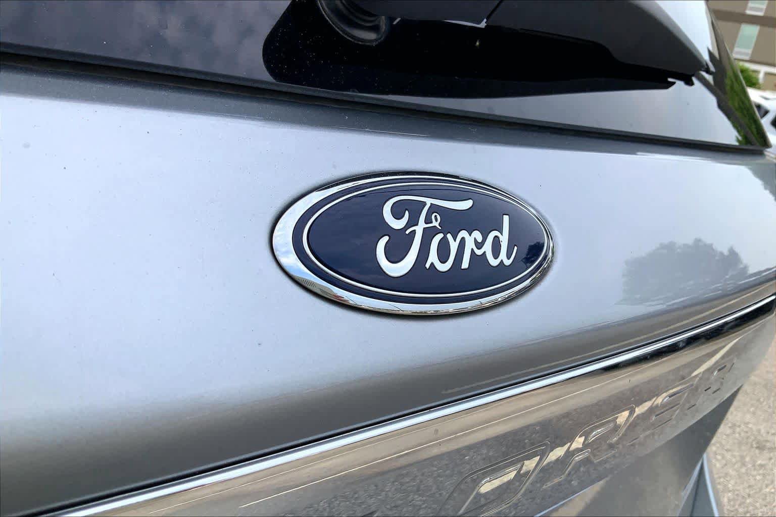 Certified 2020 Ford Explorer 2WD image 29