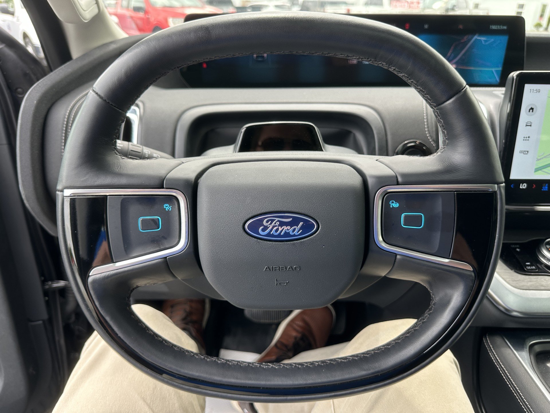 Certified 2025 Ford Expedition Platinum w/ Driver's Package AWD/4WD image 15