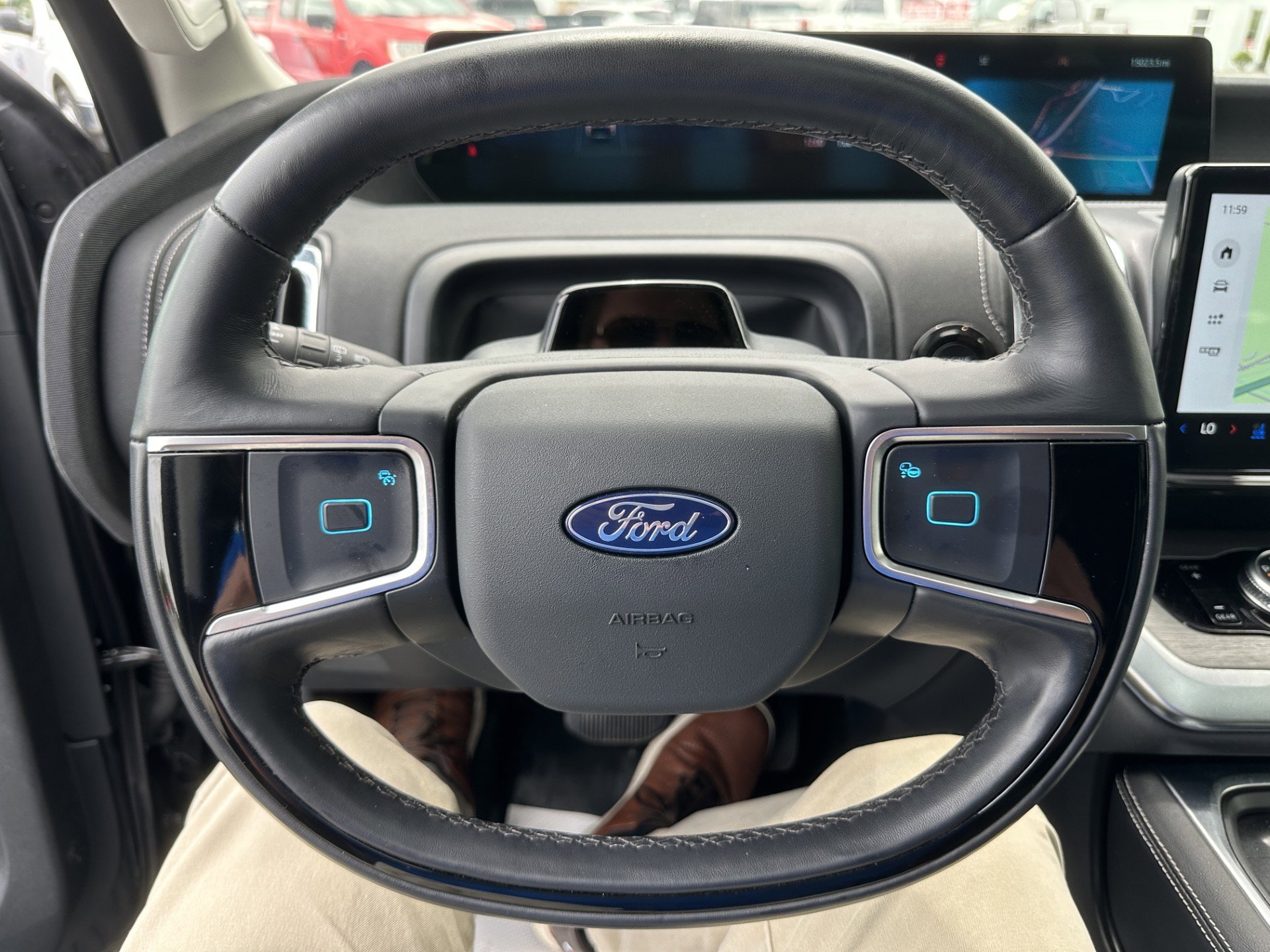 Certified 2025 Ford Expedition Platinum w/ Driver's Package AWD/4WD image 15