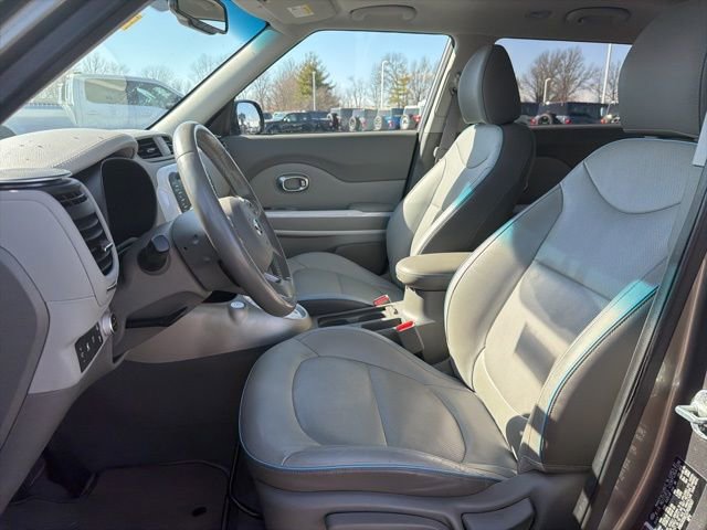 Used 2018 Kia Soul EV + w/ Sun & Fun Package image 20