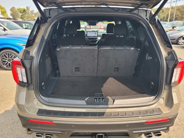 Certified 2026 Ford Explorer ST AWD/4WD image 8