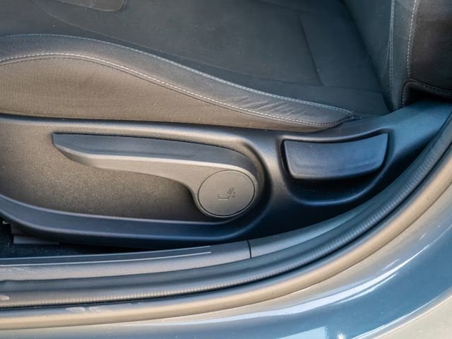 Used 2024 Hyundai Elantra Blue image 19