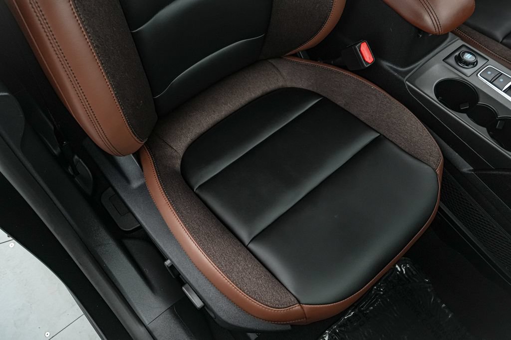 Certified 2025 Ford Bronco Sport Outer Banks w/ Outer Banks Tech Package+ AWD/4WD image 26