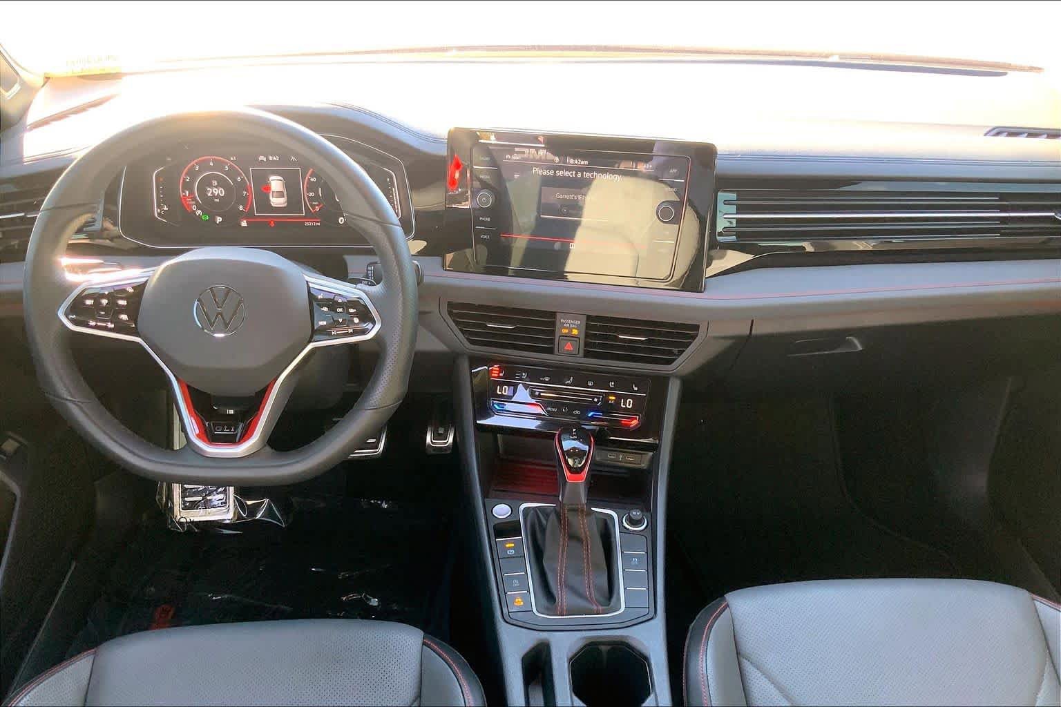 Used 2025 Volkswagen Jetta GLI Autobahn FWD image 15