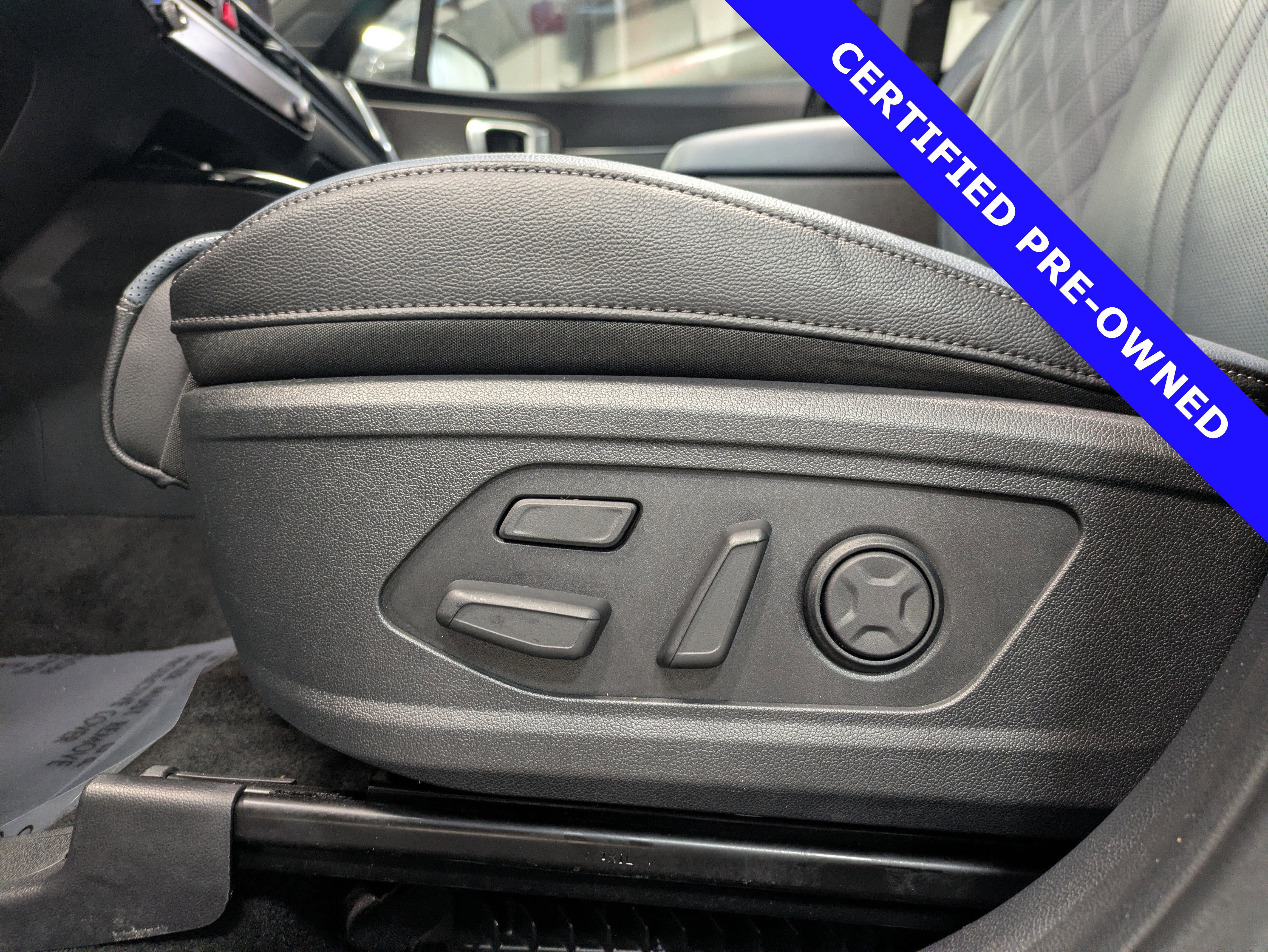 Used 2025 Kia Sorento SX Prestige image 28