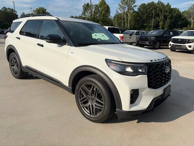Certified 2025 Ford Explorer ST-Line w/ Premium Package AWD/4WD image 11