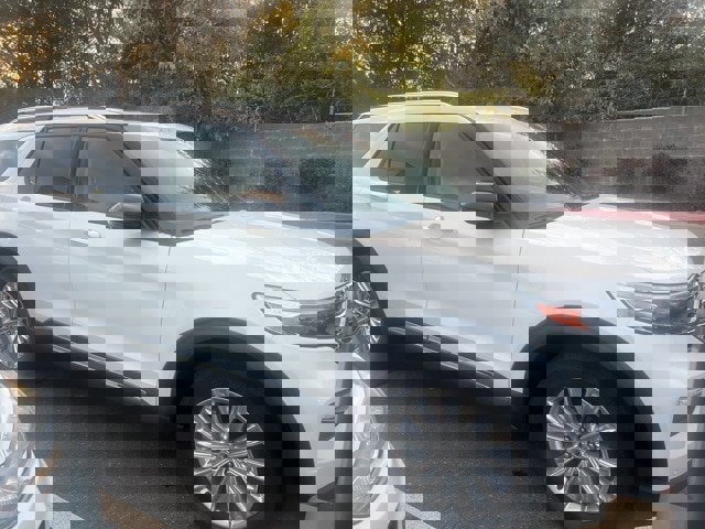 Certified 2020 Ford Explorer Limited w/ Class III Trailer Tow Package image 3