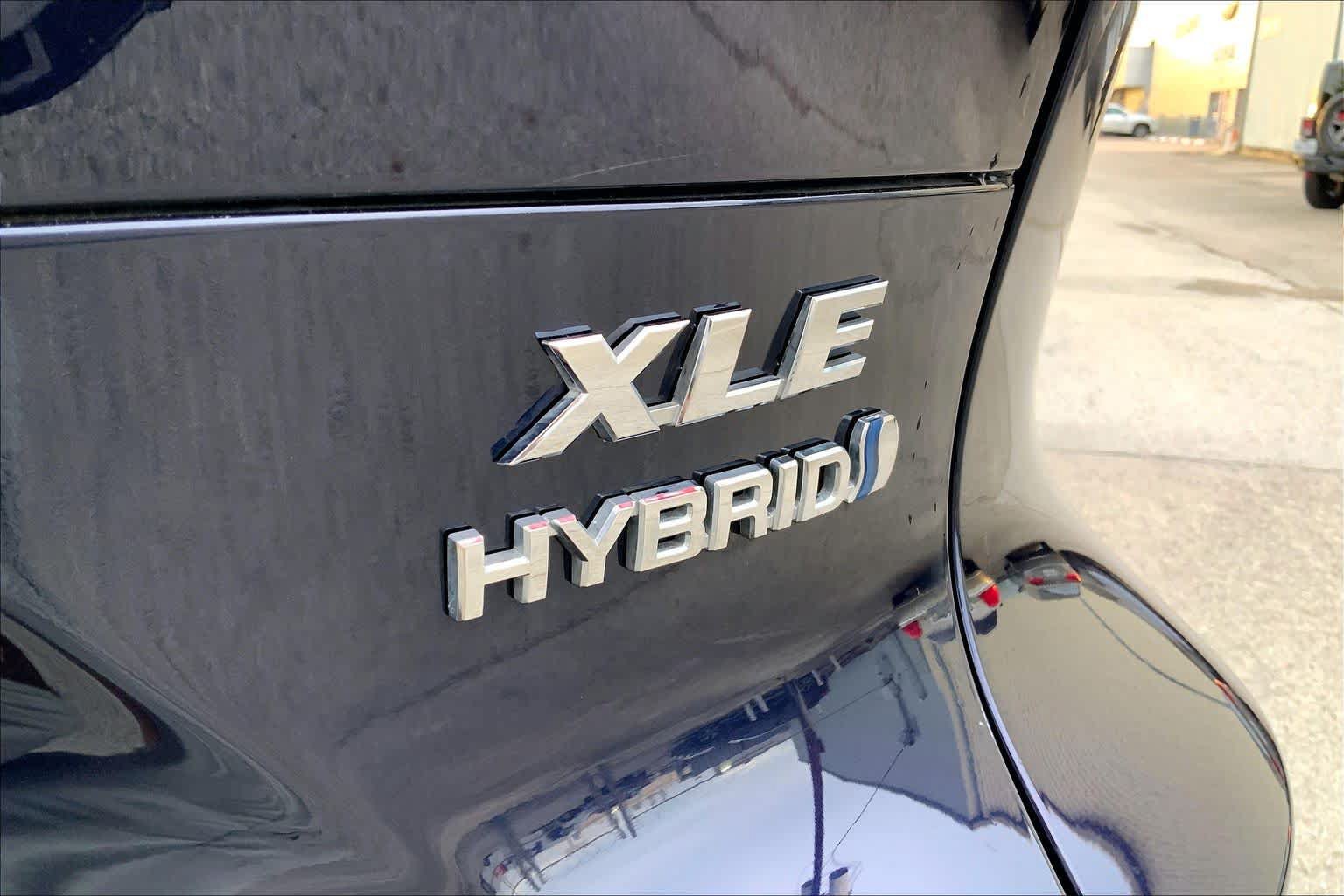 Used 2022 Toyota Venza XLE AWD/4WD image 9