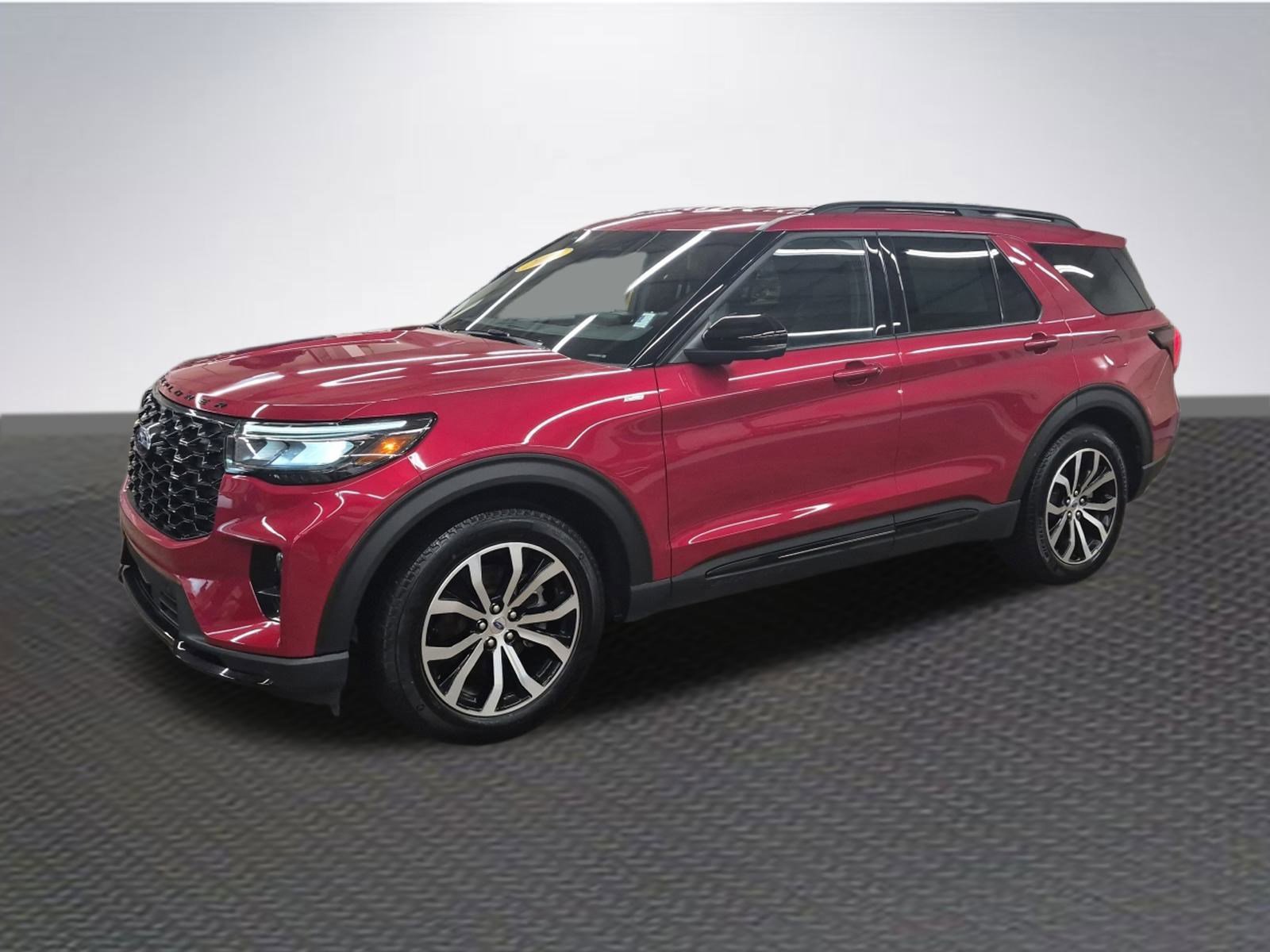 Certified 2025 Ford Explorer ST-Line image 2