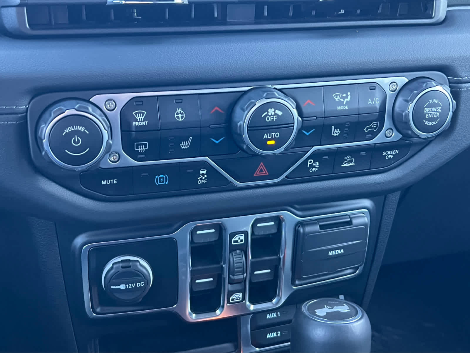 Used 2024 Jeep Wrangler High Altitude image 36