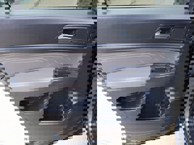 Used 2021 Volkswagen Atlas Cross Sport SE w/ Panoramic Sunroof Package image 21