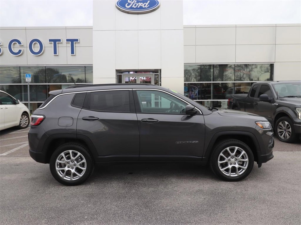Used 2022 Jeep Compass Latitude image 6