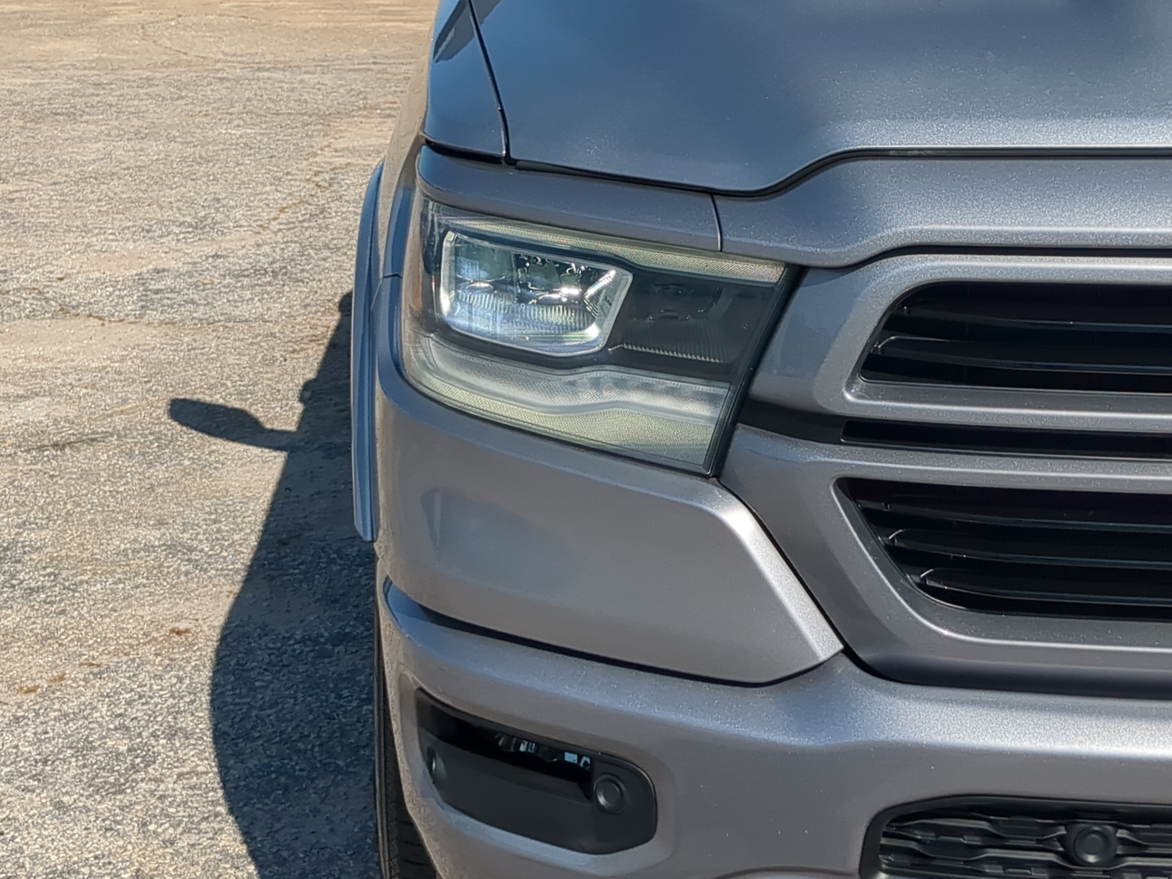 Used 2021 RAM 1500 Laramie w/ Sport Appearance Package AWD/4WD image 8