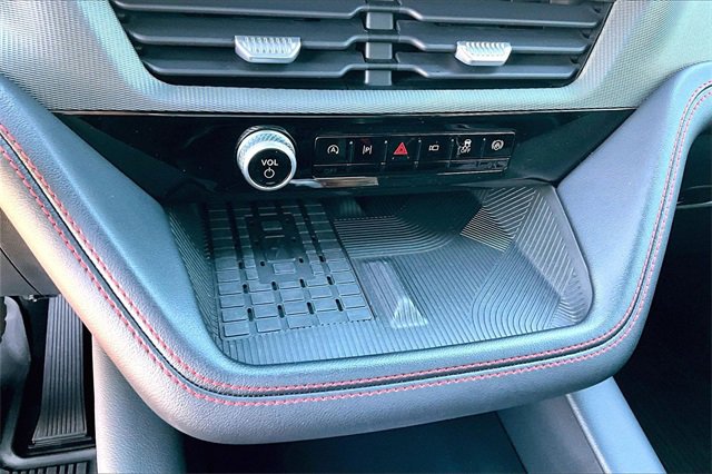 Certified 2025 Ford Explorer ST-Line w/ Premium Package image 24