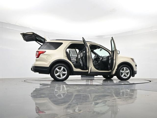 Certified 2018 Ford Explorer XLT w/ Equipment Group 202A FWD image 53