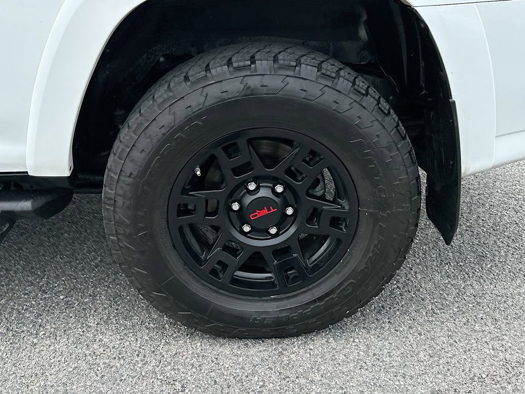 Used 2023 Toyota 4Runner SR5 Premium w/ Moonroof Package AWD/4WD image 24
