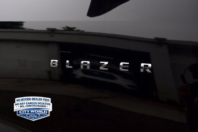Used 2025 Chevrolet Blazer LT FWD image 8