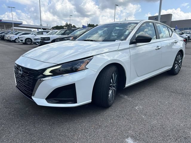 Used 2025 Nissan Altima 2.5 SV FWD image 7