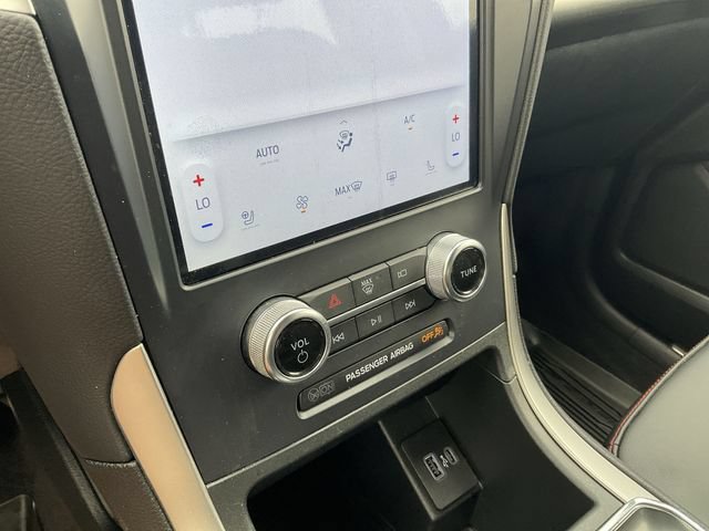 Certified 2024 Ford Edge ST-Line w/ Class II Trailer Tow Package AWD/4WD image 19