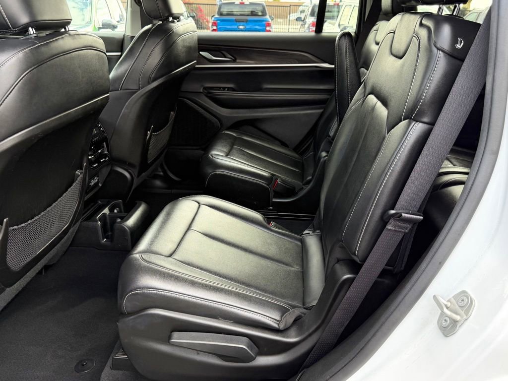 Used 2023 Jeep Grand Cherokee L Limited image 28