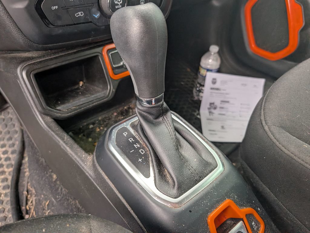 Used 2020 Jeep Renegade Latitude FWD image 18