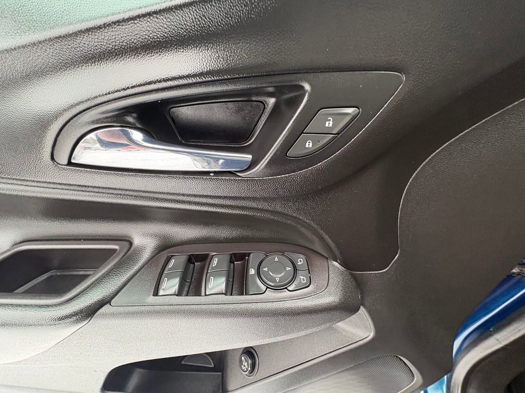 Used 2021 Chevrolet Equinox LT image 19