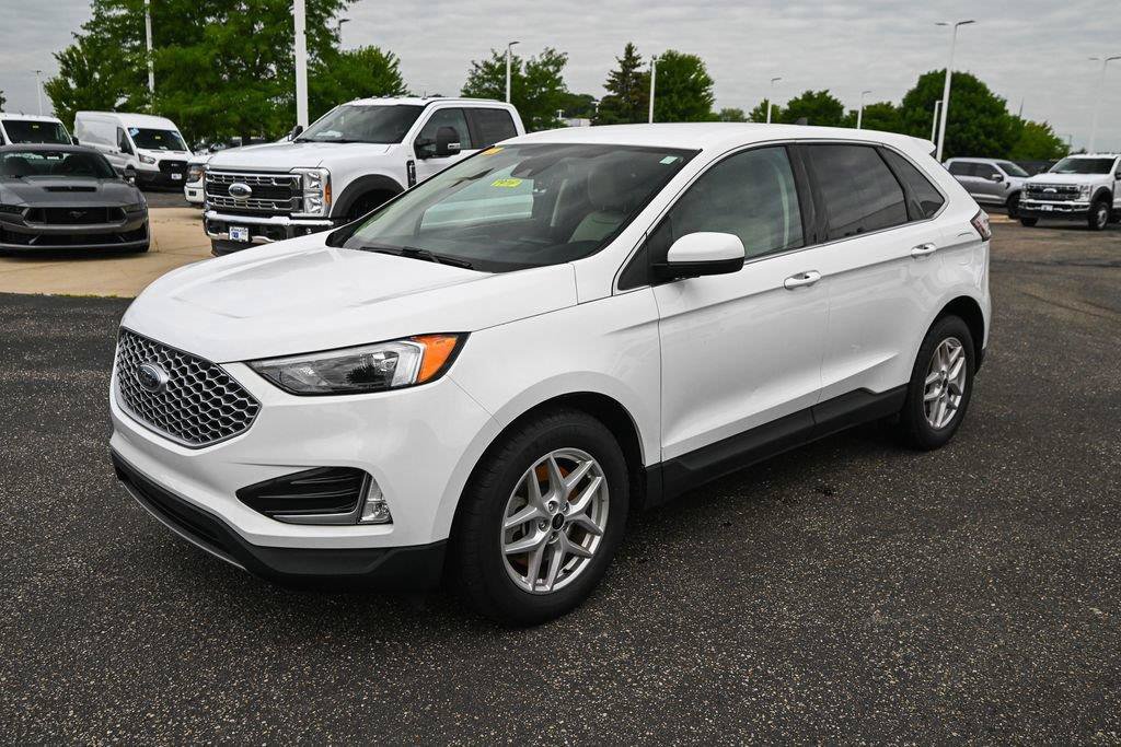 Certified 2024 Ford Edge SEL w/ Convenience Package AWD/4WD image 9
